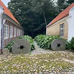 In Historic Manor By The Limfjord Lejlighed