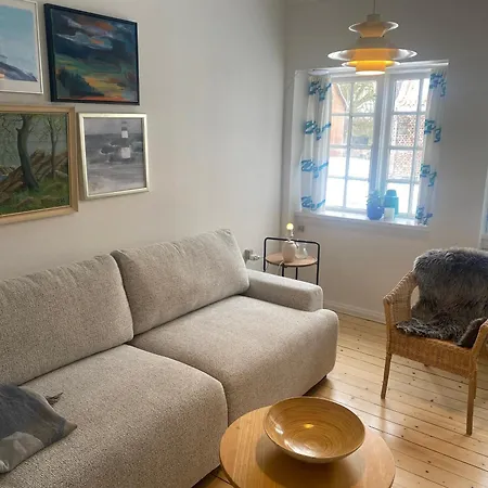 In Family-owned, Historic Manor Апартаменты *