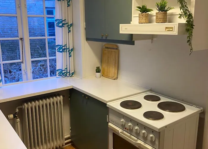 In Family-owned, Historic Manor Апартаменты Thyholm