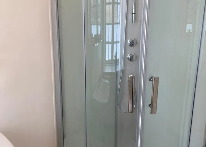 In Family-owned, Historic Manor Апартаменты Thyholm