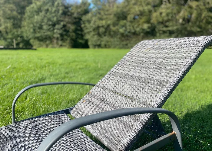 Апартаменты In Family-owned, Historic Manor