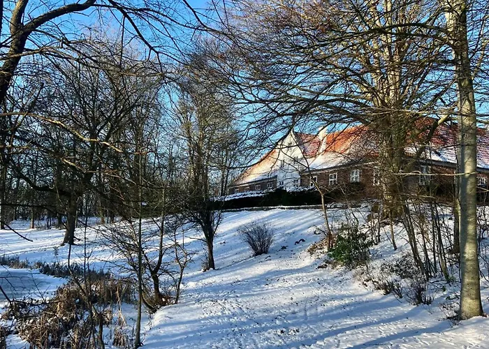 Apartamento In Historic Manor By The Limfjord *