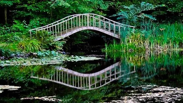 In Family-owned, Historic Manor Апартаменты *